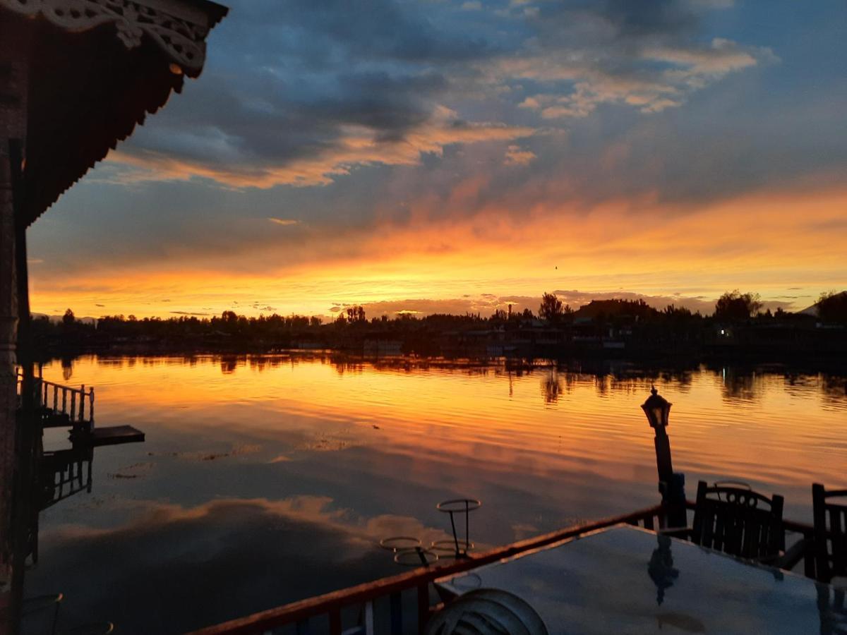 Chicago Group Of Houseboats Ξενοδοχείο Σριναγκάρ Εξωτερικό φωτογραφία