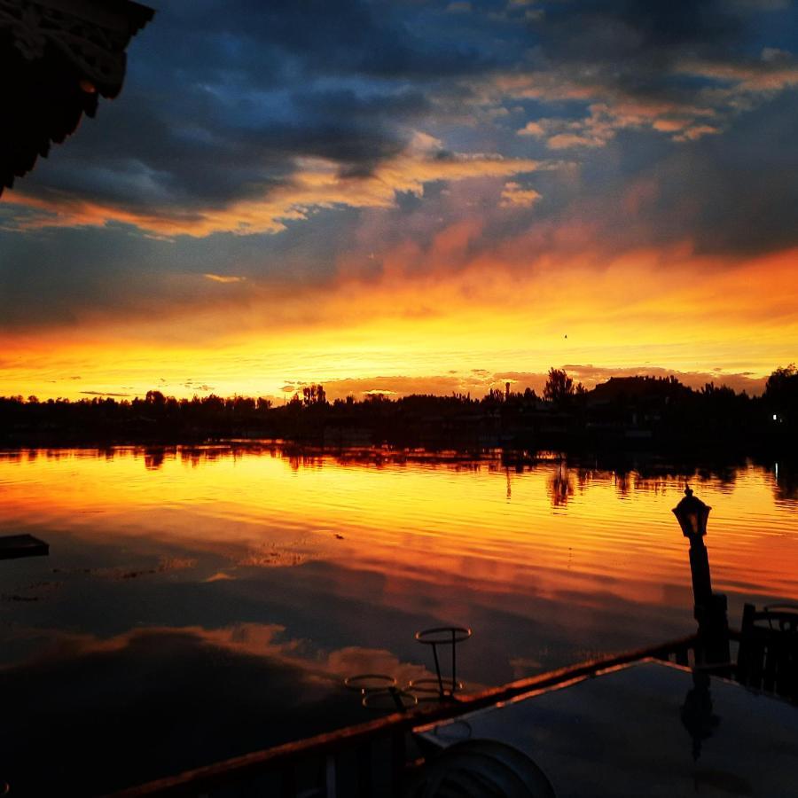 Chicago Group Of Houseboats Ξενοδοχείο Σριναγκάρ Εξωτερικό φωτογραφία