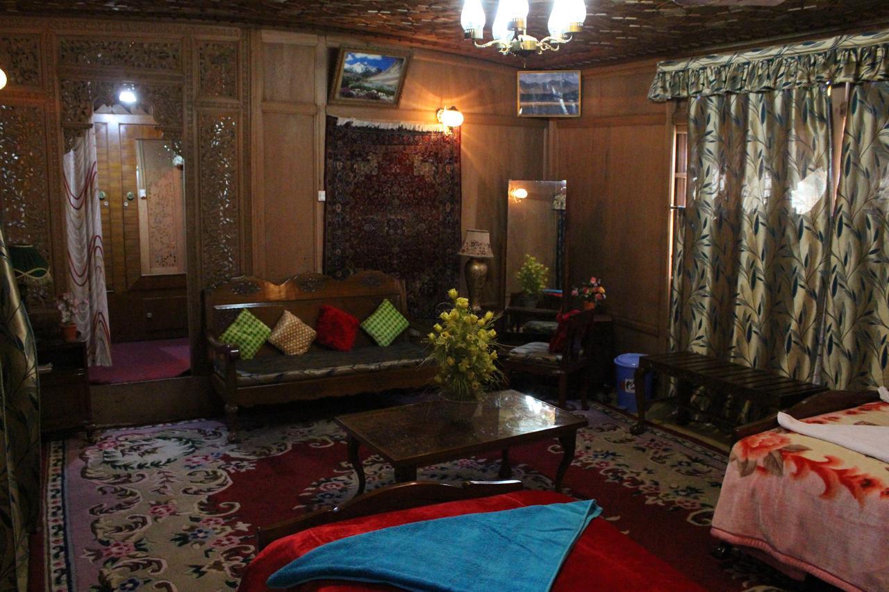 Chicago Group Of Houseboats Ξενοδοχείο Σριναγκάρ Εξωτερικό φωτογραφία